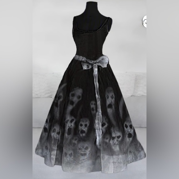 NWOT Halloween Spooky Black and Gray Gown with Ghouls on the Skirt! - Picture 1 of 8
